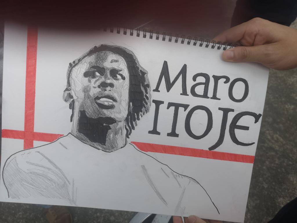ness_noodle's tweet photo. Young Japanese guy at Oita Stadium with England face paint. Has a sketchbook of his own paintings of England players #ENGvAUS #LovingJapan #Japan #CarryThemHome https://t.co/00OC6DWnmy