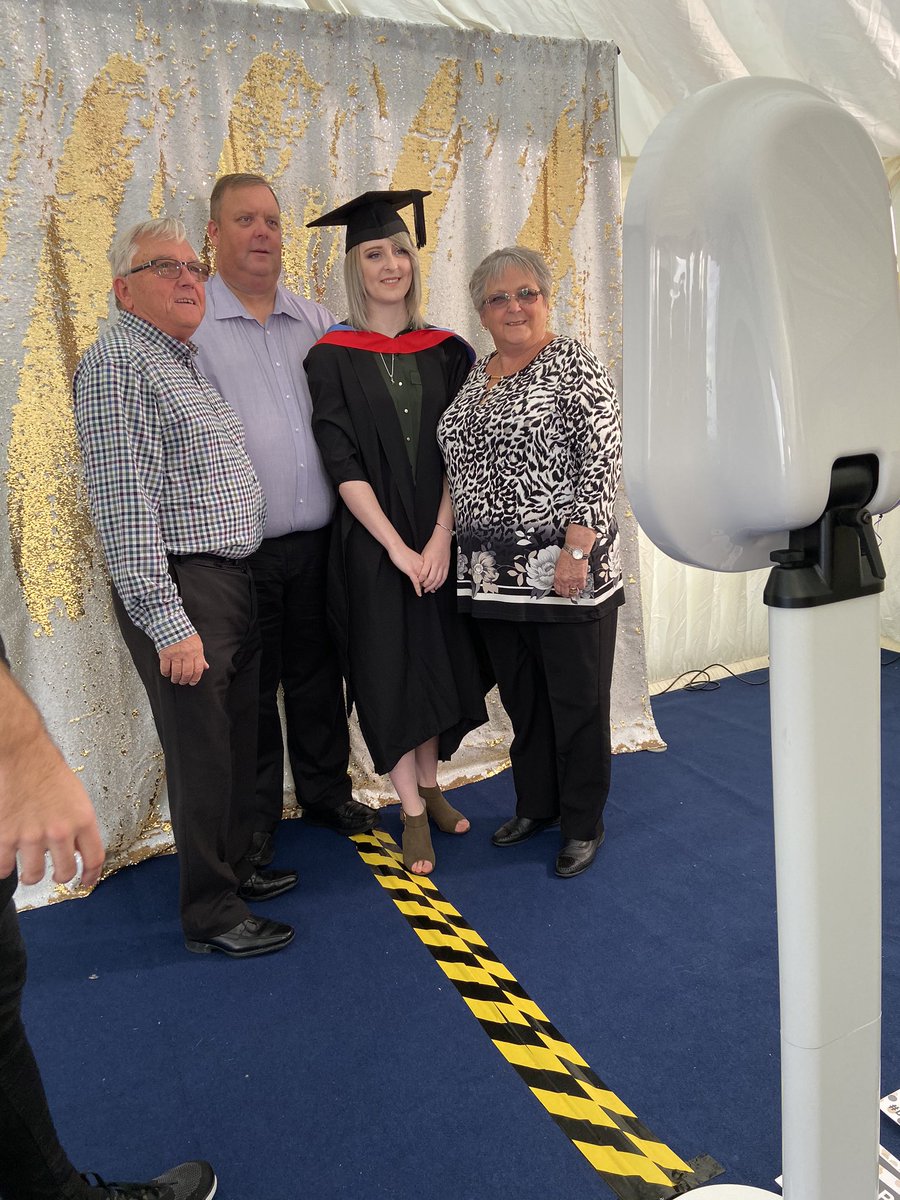 BridgendCollege's tweet photo. Weβre very excited and all ready for our graduation ceremonies today! Share your images with us by tagging us or use our hashtag
Rydym yn gyffrous ac yn barod iβn seremonΓ―au raddio heddiw! Rhannwch eich lluniau i mewn
#bcgrad2019 https://t.co/dnP4yKC4Wf