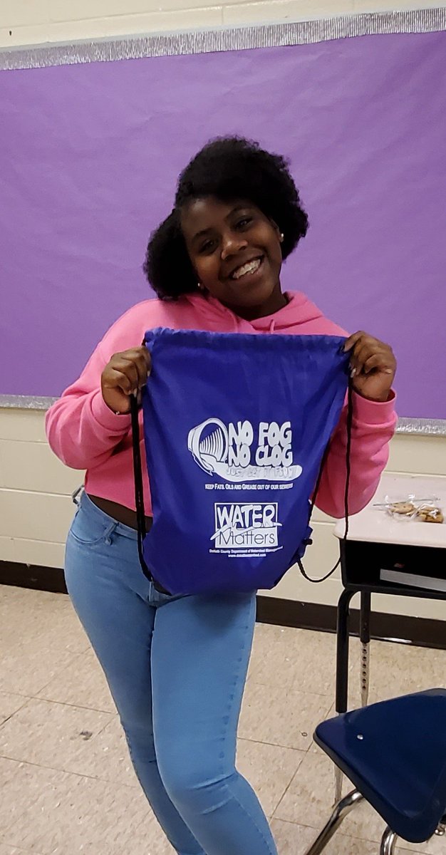 DeKalbWatershed's tweet photo. DWM shared best ways to dispose Fats, Oils &amp; Grease (#FOG) with science classes at #StephensonHighSchool. The students accepted the #NoFOGNoClog message, agreed to share it with their family &amp; friends and quickly became #GreenAmbassadors. #DWMCares | #WaterMatters https://t.co/JJgZIafjXU