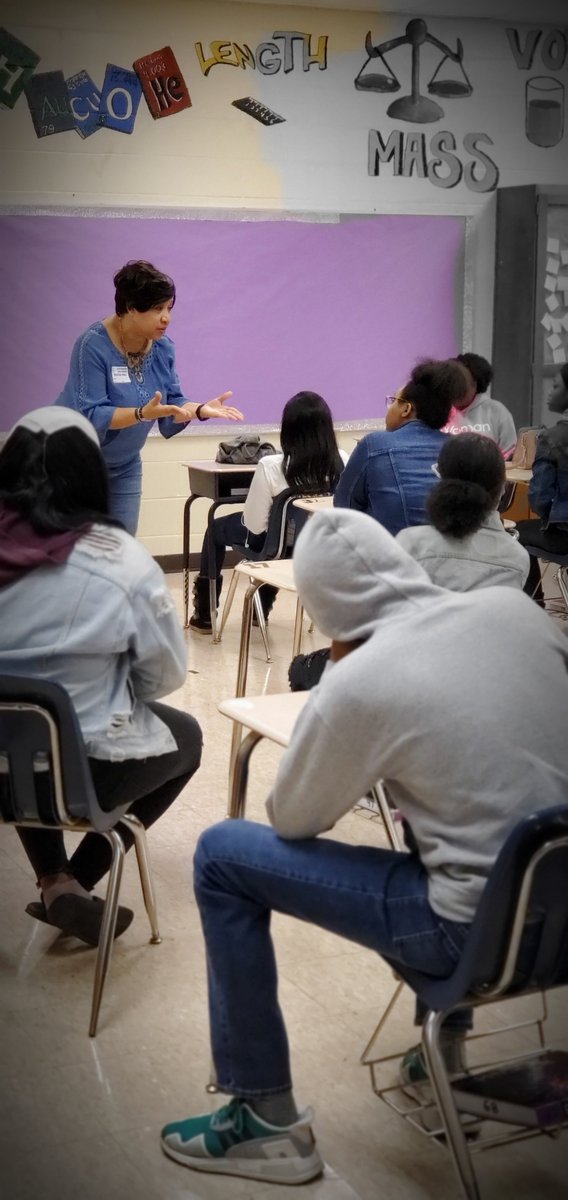 DeKalbWatershed's tweet photo. DWM shared best ways to dispose Fats, Oils &amp; Grease (#FOG) with science classes at #StephensonHighSchool. The students accepted the #NoFOGNoClog message, agreed to share it with their family &amp; friends and quickly became #GreenAmbassadors. #DWMCares | #WaterMatters https://t.co/JJgZIafjXU