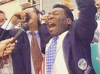 PROCURA-SE NARRADORES
A Copa CCPR começa hoje e o Clube quer a turma na bancada do Groffão narrando os acontecidos e contando a história do jogo. Se você tem um gogó de ouro e acha que pode fazer melhor que o Galvão em 94, manda um alô pra gente.