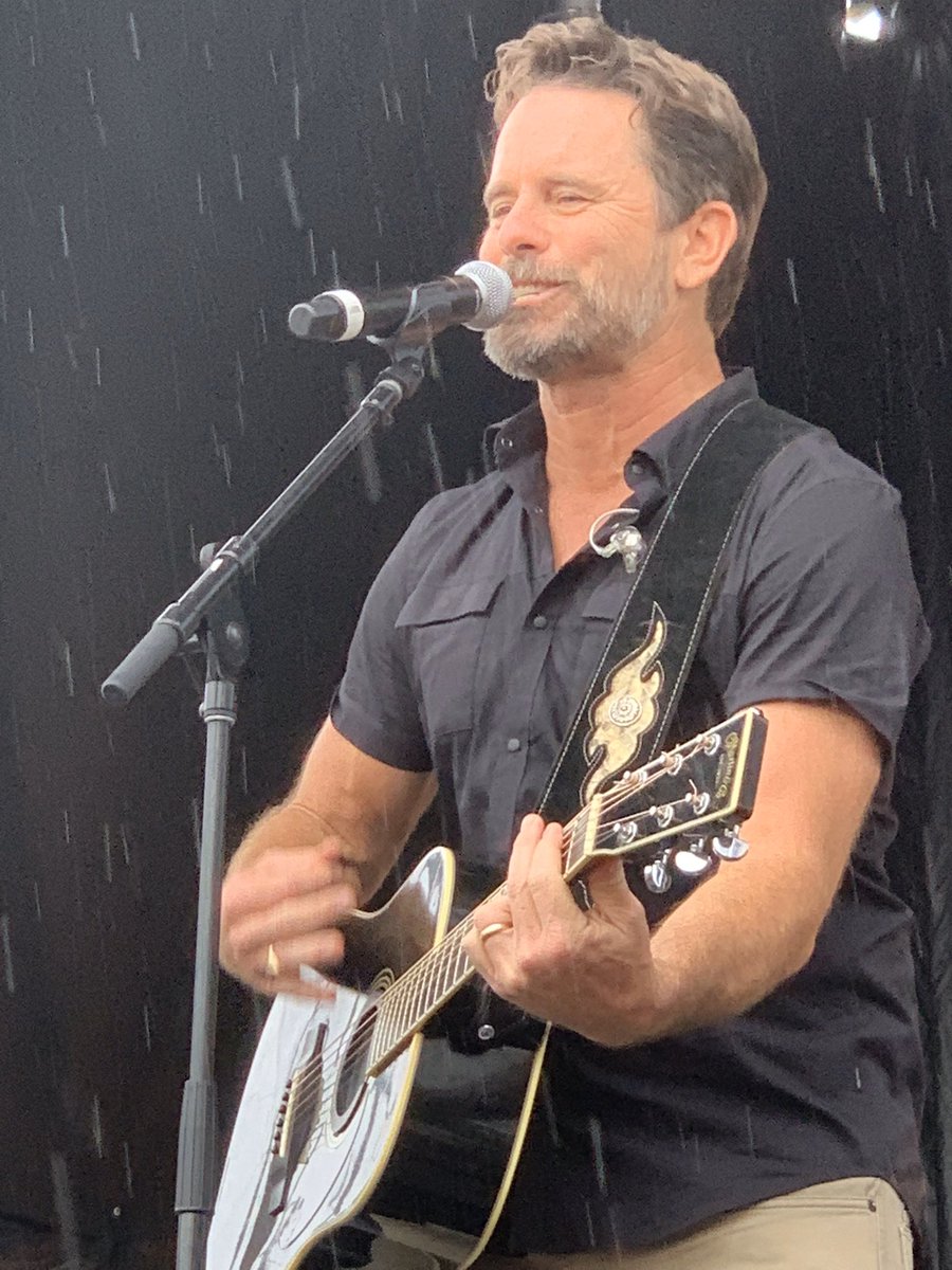 Allyallpgh's tweet photo. To all the #Internashies (@tessadebergh @PernilleWesti @vickytreherne @douganbren @Bobby_Jean99 @judemcdonald02 @AliekeGeerse) and @Marjienealon and @deborahjshelton enjoy @CharlesEsten and @theadelaidesuk. But, please send Chip back to us after the fun is done. https://t.co/GGZRNLr6pw