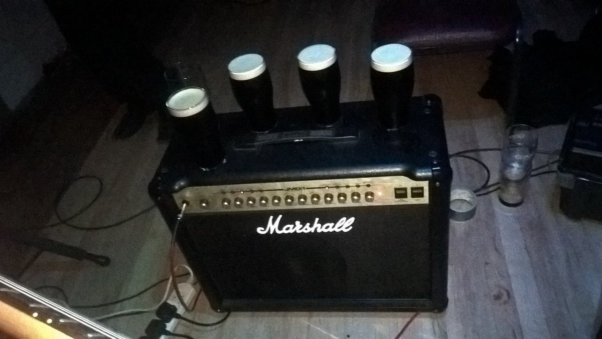 Highclasshobos's tweet image. High Class Hobos are back in Rawdons bar tonight Saturday 19th October. From 10:30pm