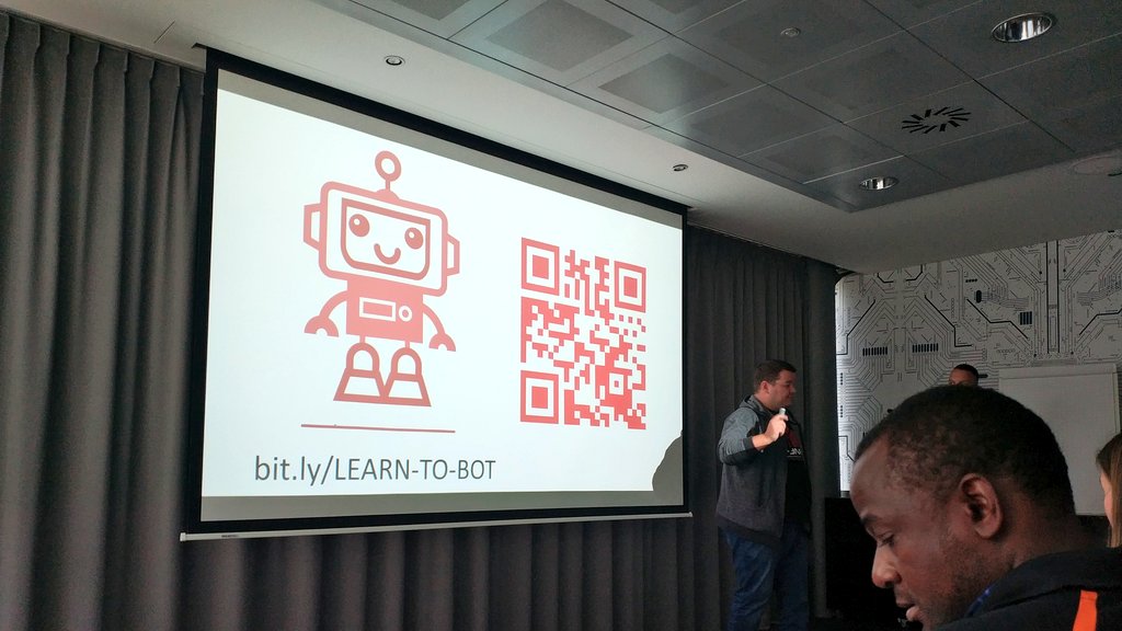 appieschot's tweet image. Some more #ai and the #modernworkplace by @stephanbisser and @thomyg at #spsbe