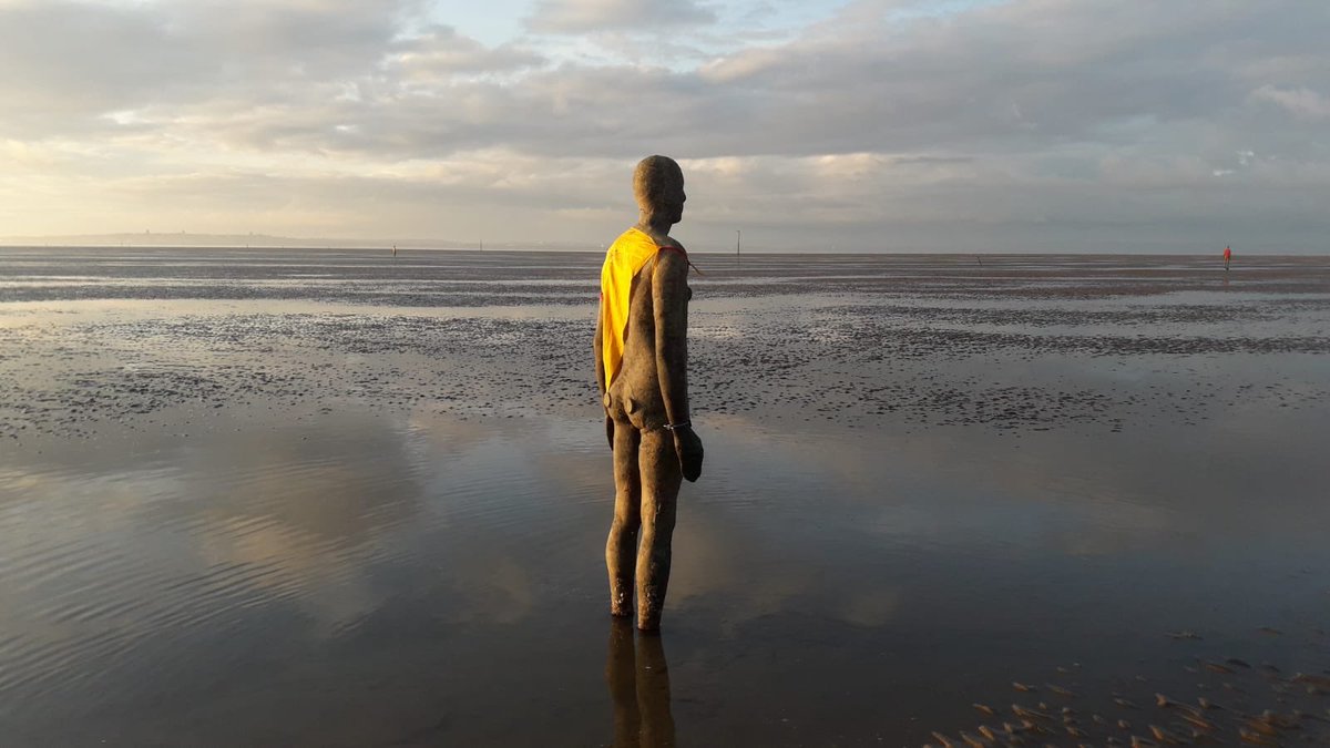 This morning, we left 100 messages of support for #Rojava in North-East Syria on Anthony Gormley’s “Another Place” statues at Merseyside We are calling on UK govt to oppose Turkey's attack on Rojava by ending ALL arms sales &amp; supporting a no-fly zone over NE Syria #RiseUp4Rojava