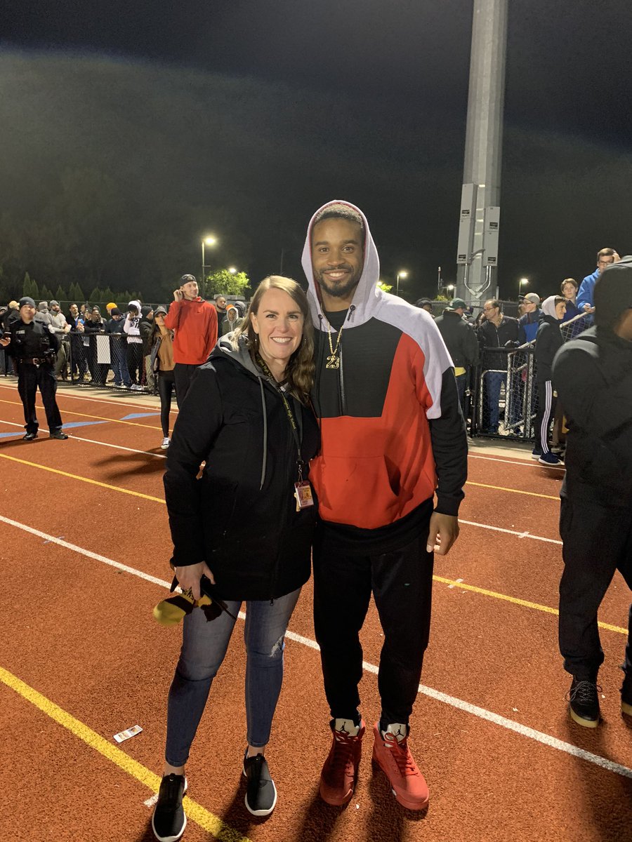 Mrs_Meussner's tweet photo. NFHS had @_bigplayslay23 and @HaHaDavis at the game last night supporting the Raiders! 🏈 https://t.co/MCh8nKxcnw