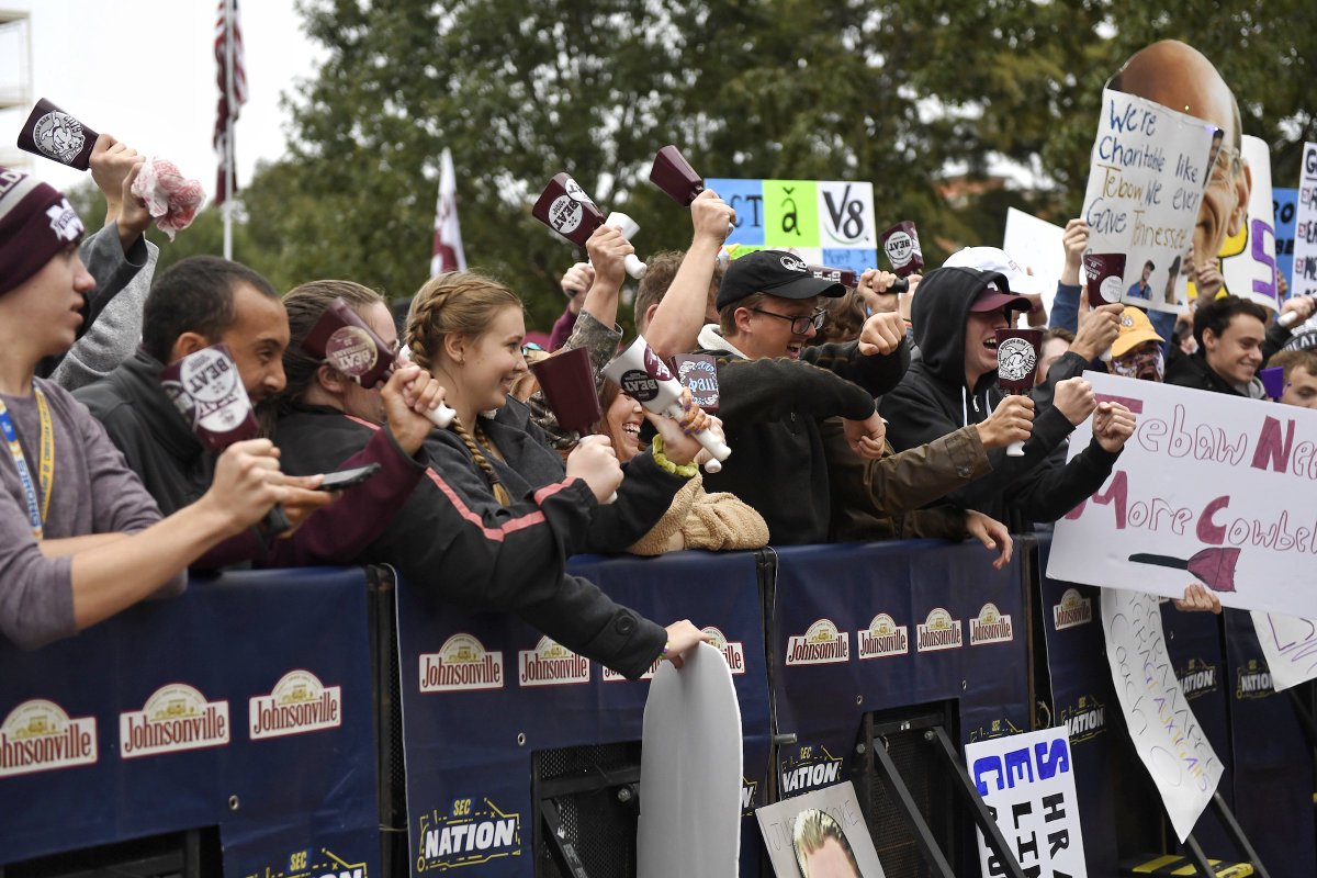 msstate's tweet photo. Bulldog fans are loud and proud this morning on #SECNation! https://t.co/BlxZU5XaTs