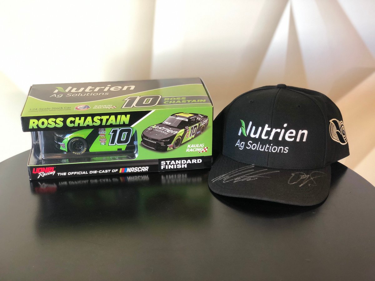 ✨Giveaway for Race Day✨

Let's send Ross some good luck as he races at @KansasSpeedway today! Retweet for a chance to win an official @RossChastain diecast and hat autographed by him and @Elliott_Sadler.

#MelonMan2020 | #LeadingTheField | #KSL300