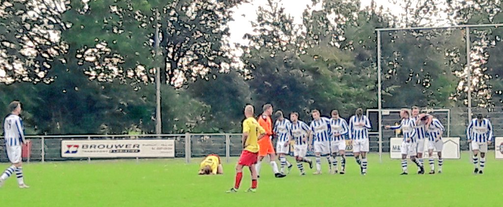 Woerden 1 wint met 0-3 bij <a href="/svzevenhoven/">s.v. Zevenhoven</a> en staat na vandaag derde en dus stevig bovenaan de subtop.