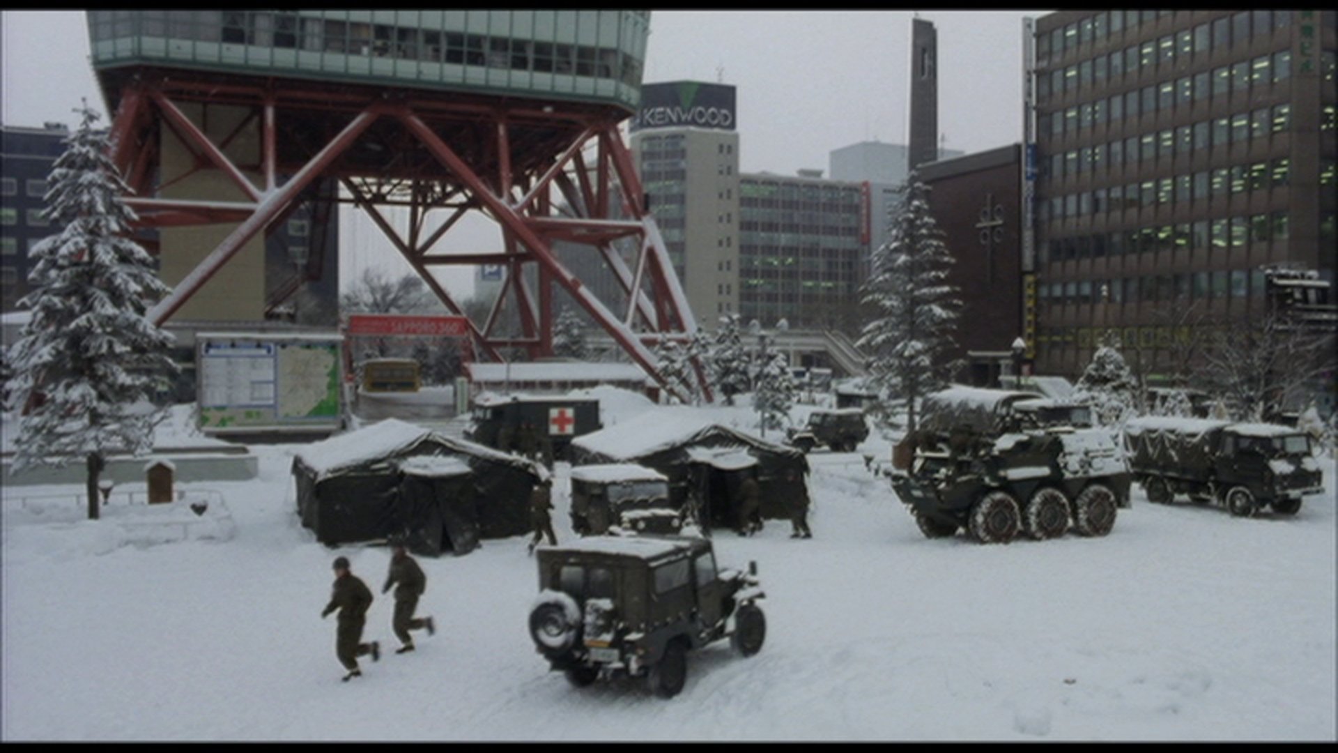 Hound On Twitter 改めてみたけど面白いガメラ2 そして札幌のテレビ塔の下や地下鉄構内で自衛隊協力の元大掛かりな撮影している あと未知の生物という事もあり化学科の隊長さん 3枚目右 が活躍するのも良いかなと Https T Co Nejlgiyq5d Twitter