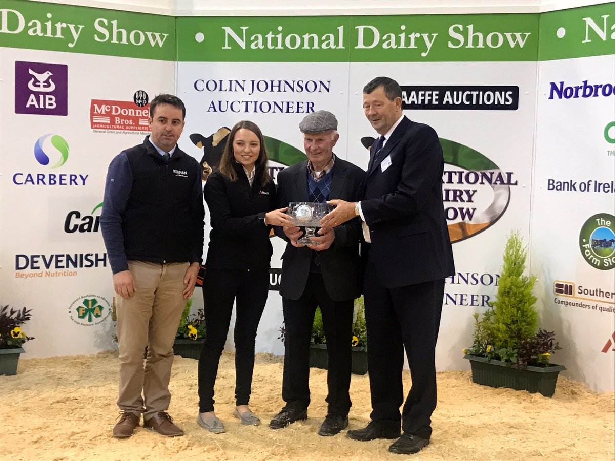 AlltechIreland's tweet photo. Congratulations to John Cunnane, Lynbrook herd who has won the National Recognition award sponsored by #AlltechIreland and @KEENANsystem at @Nat_DairyShow. #dairy #nationaldairyshow https://t.co/tmoFesOuqB