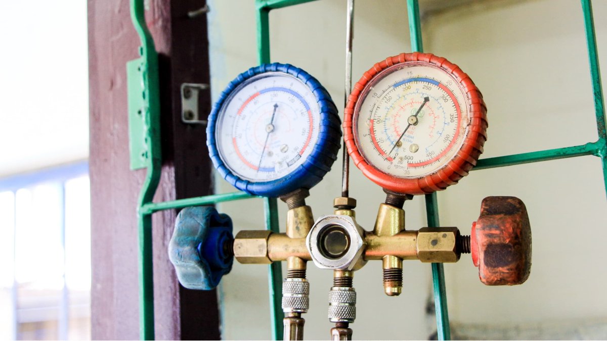 This week on Wonkhe: Paul Lewis makes the case for a view of innovation that properly recognises the contribution of technicians. buff.ly/31bVLFj