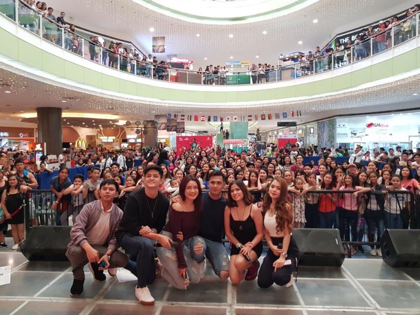 HorseshoePH's tweet photo. Maraming salamat sa pagsama niyo samin sa SM Dasmariñas! Kita kits sa susunod!

#SantigwarPH
#HorseshoeStudios
#ThisIsREALITY https://t.co/2Cp8YNu7OU