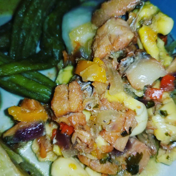FoodTastic's tweet photo. Cousin Gertrude came to visit and made us some Ackee and Saltfish, Boniato, Banana, Okra and Potatoes. The fresh ackee was picked from the tree that day. Sooo good. Gertrude cooks with love! https://t.co/lbt4VObmxy
