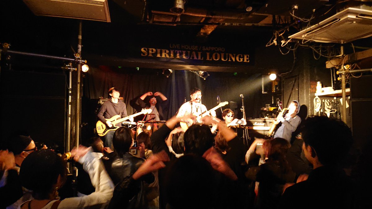 0re498093265's tweet photo. #ZINLIVE https://t.co/E3t4xhu6Eb
