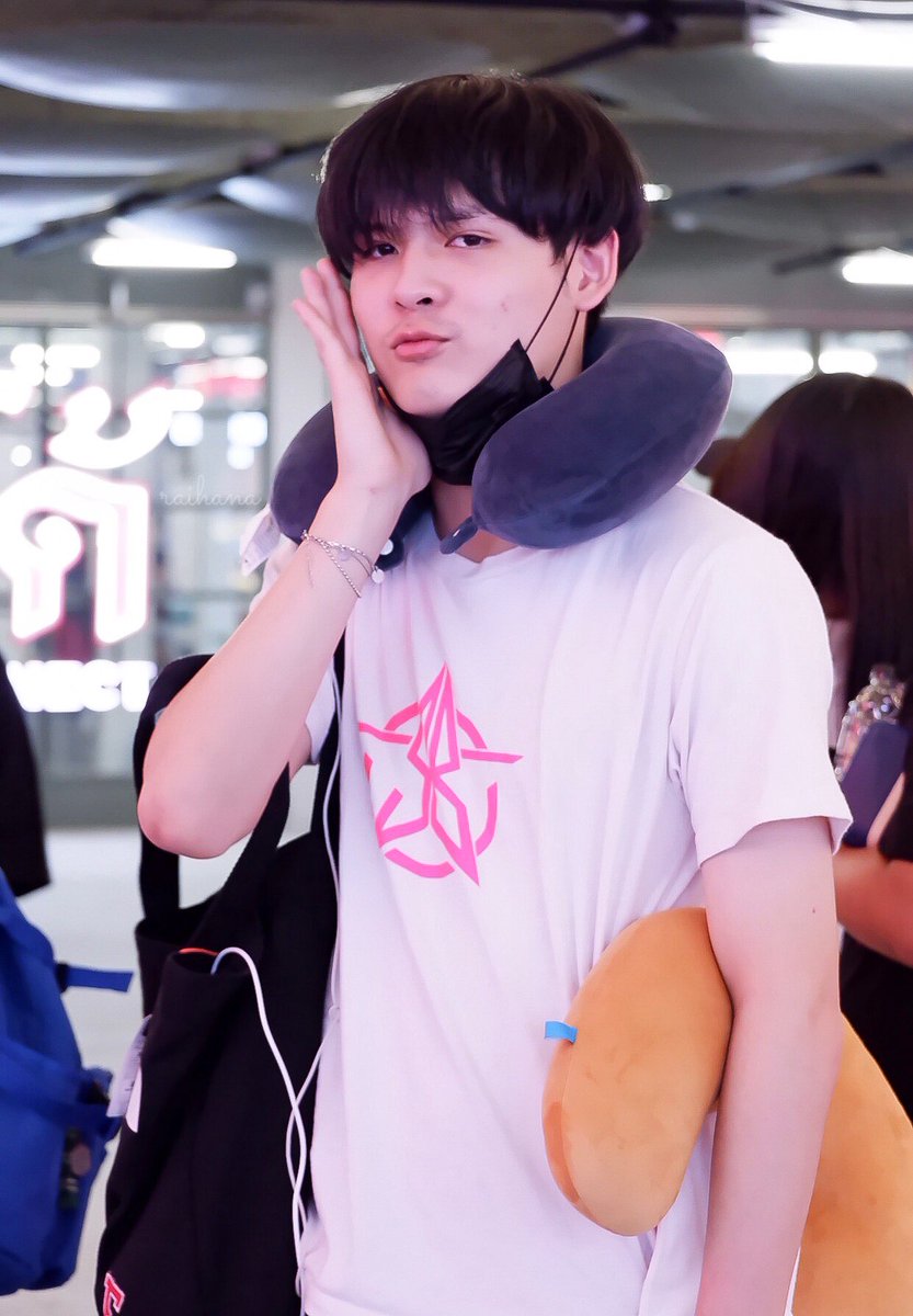raihannuy1's tweet photo. ดูจากหมอนสองใบคือน้องพร้อม พร้อมนอน ✌️✌️
#เปโต้โปเต้
#superboyprojectweek4 #superboyproject https://t.co/eaeydYRaA2