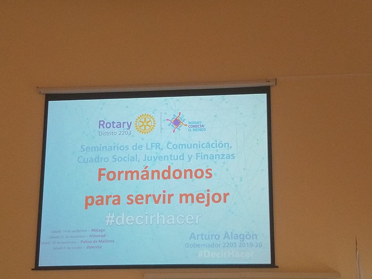 LJarava's tweet photo. La formación es la mejor herramienta para servir mejor. #decirhacer Gracias al @AytoAlmoradi #Rotary #Distrito2203 https://t.co/ETgRoLf2ut