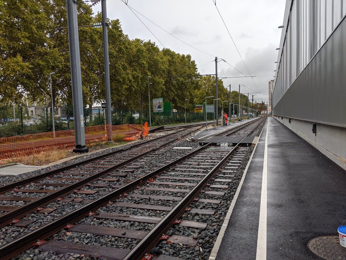 Dans quelques heures un bel outil de travail mis en service. L'extension du Technicentre de maintenance des rames de Noisy le Sec. Les essais avancent. #TeamSNCF <a href="/SNCF/">❌</a> <a href="/SNCFReseau/">SNCF Réseau</a>