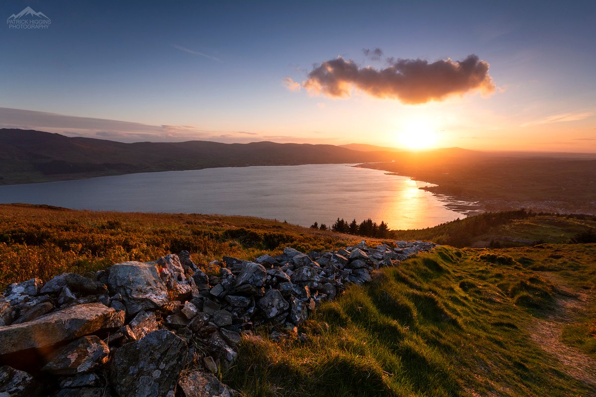 Warrenpoint & Carlingford Lough, from the side of Slieve Martin. @newslineweather @WeatherCee @barrabest @angie_weather @WalkNI @ScenesOfUlster @irish_daily_ @DiscoverIreland @EnjoyTheMournes @BBCNewsNI @DiscoverIRL