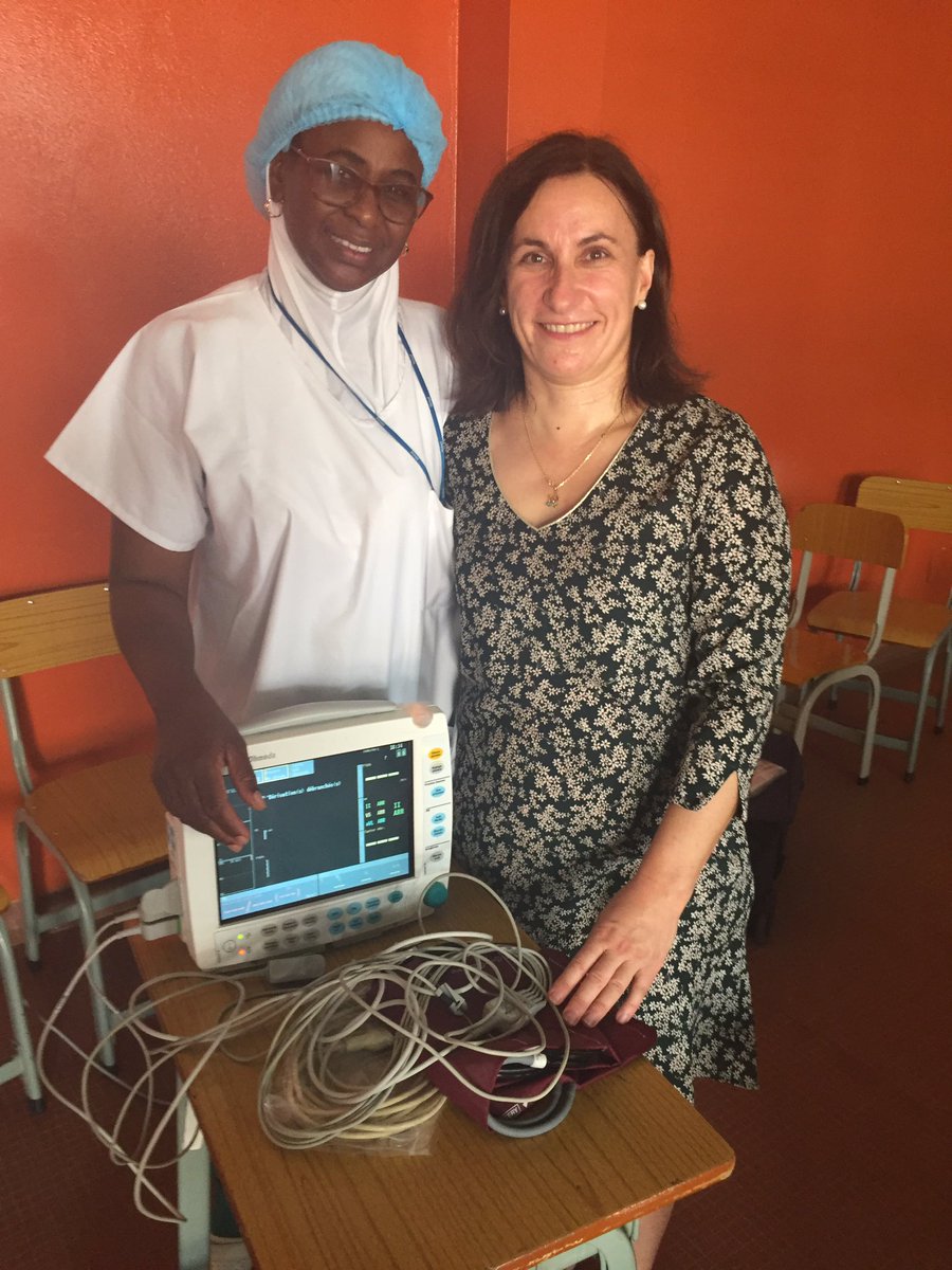 CarrereFlorence's tweet photo. [#Solimed] Isabelle Pruszkowski, nurse #AXAPartners (&amp; pediatric anaesthetics nurse @hopital_necker &amp; @samudeparis) is training Children's @Hopital Albert Royer’s team to use the medical equipment we brought. https://t.co/RIwxc6AqGB
