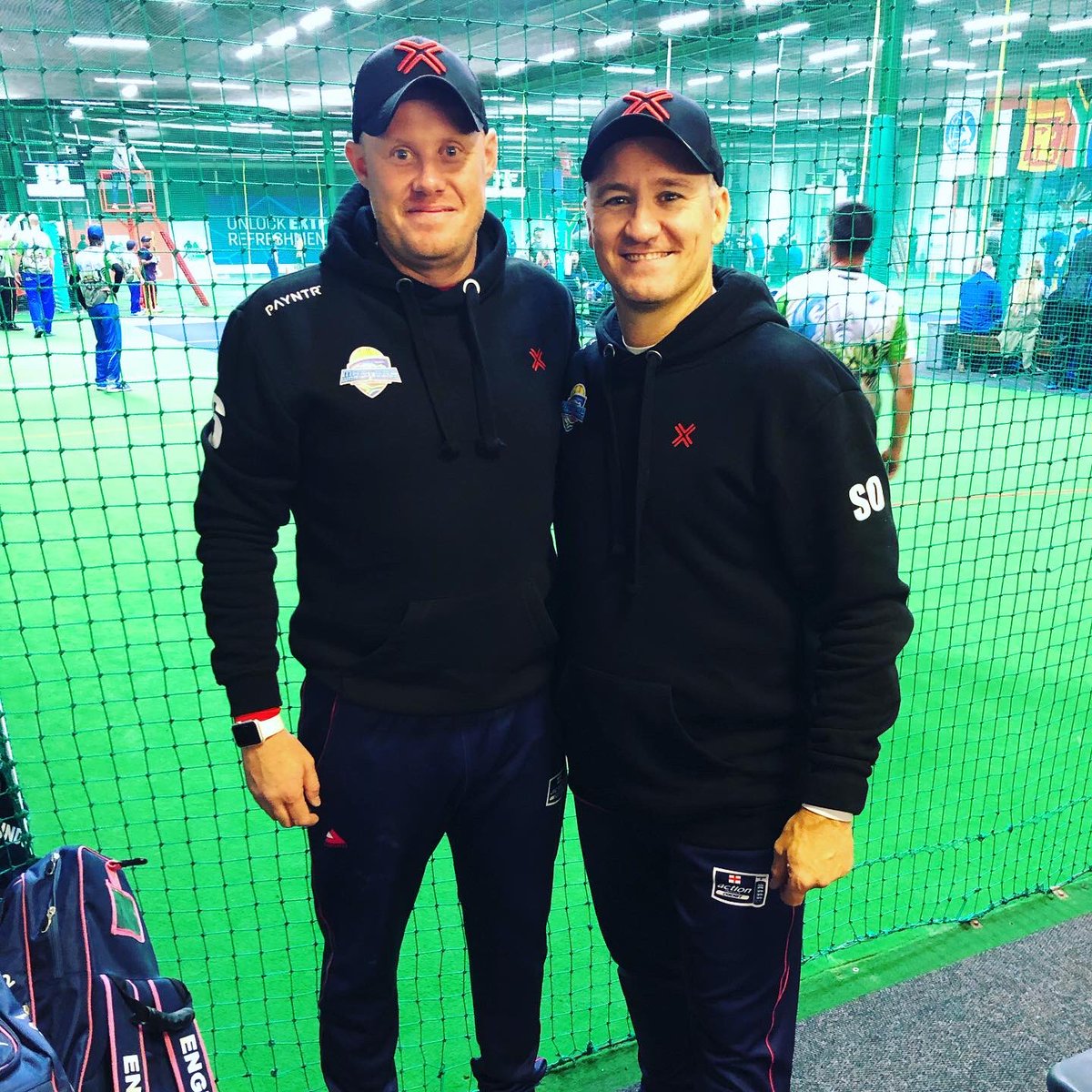 MrMJones_PE's tweet image. Huge thanks to @payntrbrand for the amazing support for the England Men’s Over 35s Indoor World Cup Team! Fantastic high quality shoes and clothing🏏🏏 #payntr #payntrcricket #performancemultiplied #mastersworldseries2019 #indoorcricket #yellowball