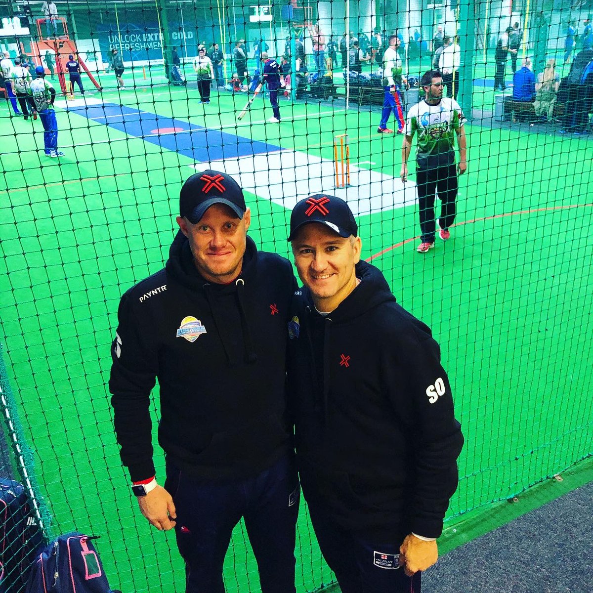 MrMJones_PE's tweet image. Huge thanks to @payntrbrand for the amazing support for the England Men’s Over 35s Indoor World Cup Team! Fantastic high quality shoes and clothing🏏🏏 #payntr #payntrcricket #performancemultiplied #mastersworldseries2019 #indoorcricket #yellowball