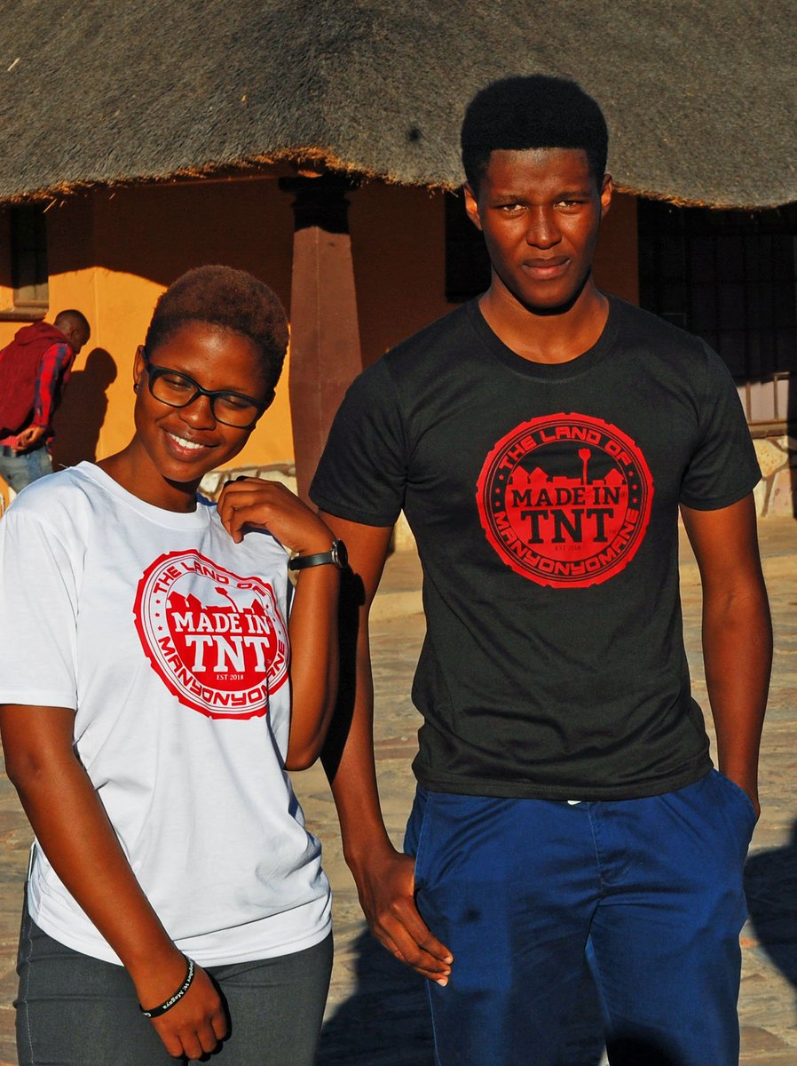 OneillBathusi's tweet photo. #djsbu Iam a Graphic Designer! I Design Custom made T-Shirts and other Labels of a Clent's choice! Also I do Branding,Logo Design etc.The T-Shirts that those Models are wearing on the last pic is my BRAND! https://t.co/7Y9Y61TwJj