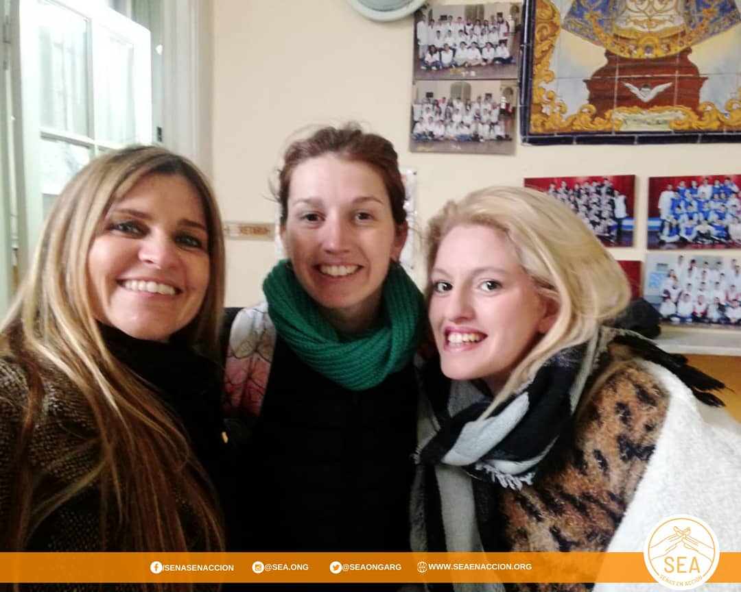 Señas en Acción junto a los alumnos de la Escuela 4 "Salvador Maria del Carril" creando puentes de comunicación!!! .
.
Gracias <a href="/laly_boedo/">LALYBOEDO</a> #primeravezhaylsa #lenguadeseñas #lenguadeseñasargentina #señasenaccion <a href="/sea/">Sean McCann</a>.ong