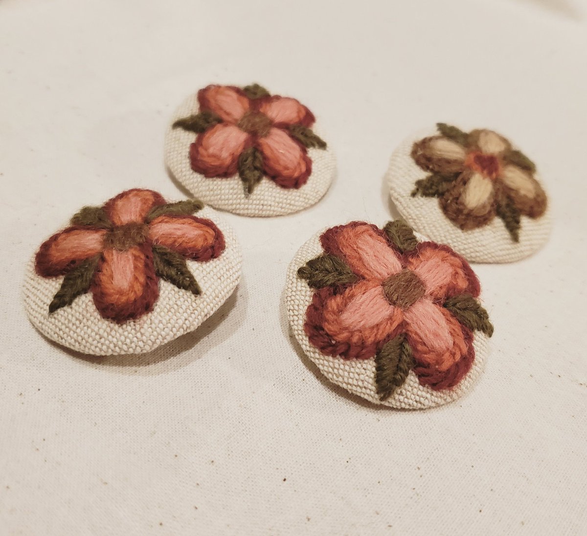 ハンガリー毛糸刺繍virag 田中ちひろ 本日もワークショップ無事開催出来ました 参加して下さった皆様ありがとうございます お疲れ様でした 皆様の理解は恐るべき速さでした ゆっくり休んでください ハンガリー毛糸刺繍 ワークショップ