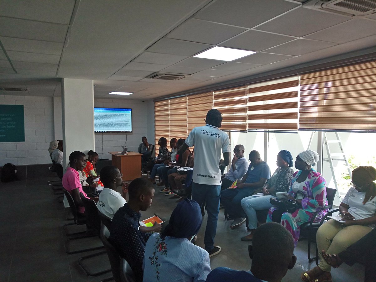 papegahnba's tweet photo. @NattySeydi talking about moving fundamentals dreams to grant writing! #SharingInputs #SunuWorkshop @NattySeydi @cypher007 https://t.co/Y6lvBB3KVC https://t.co/v3xifBvyOJ