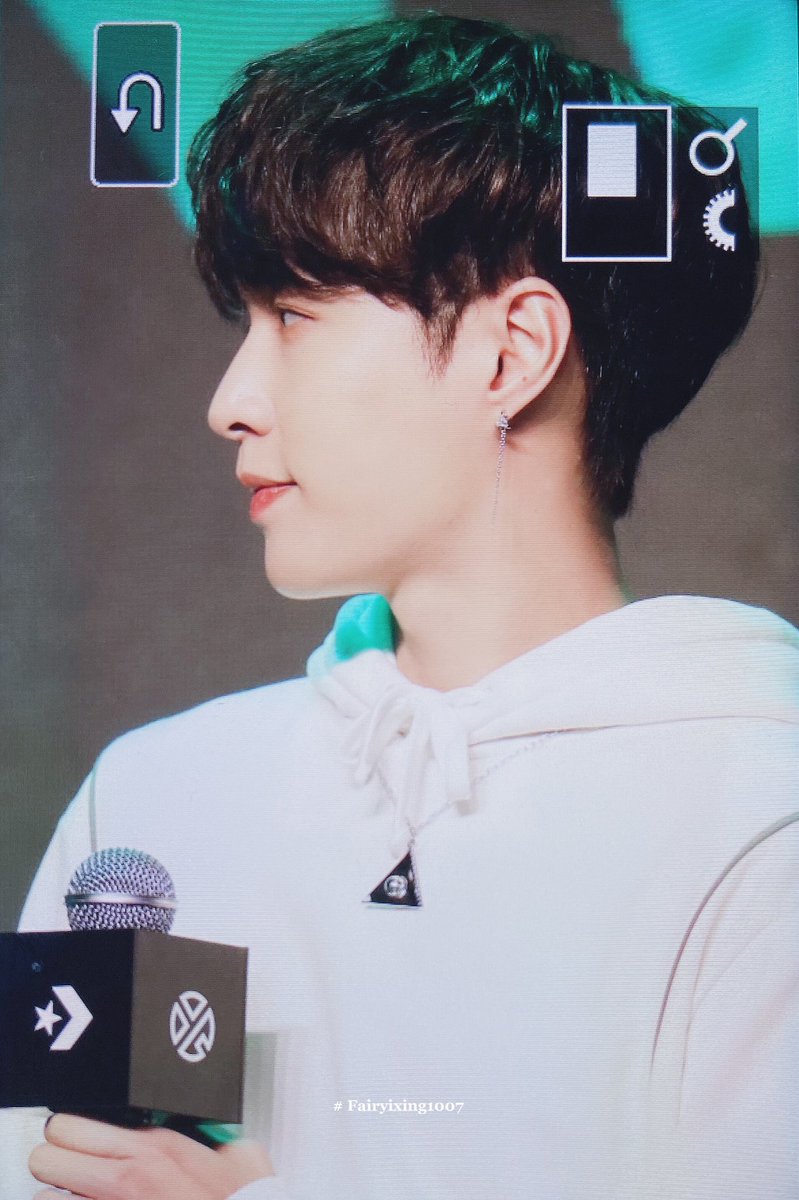 FAIRYIXING1007's tweet photo. 191019 @layzhang 🥰🥰🥰 https://t.co/SPyqzwGEpn