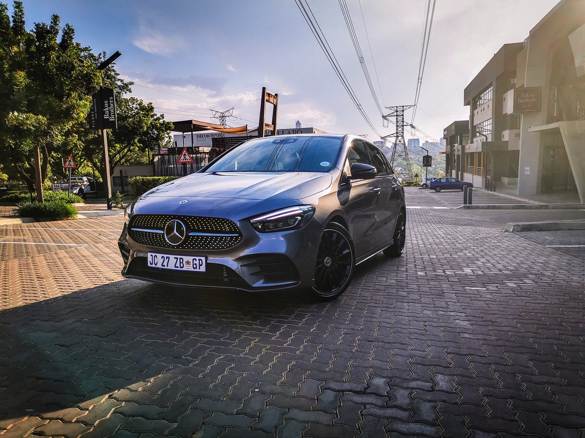 PapiMabele's tweet photo. Here's something you don't see enough of. The new @MercedesBenz_SA B-Class. Trust me, it's not your mommy car. Mercedes did something to it that makes it smooth 👌🏿 #JustifyNothing https://t.co/W2KxAj5NJO