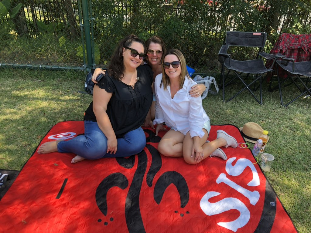 PSA awesome picnic Mat .. everyone want one .. been seen today in MS soccer SDRC tournament in GZ ! School spirit ! #sisrocks #sispsarocks