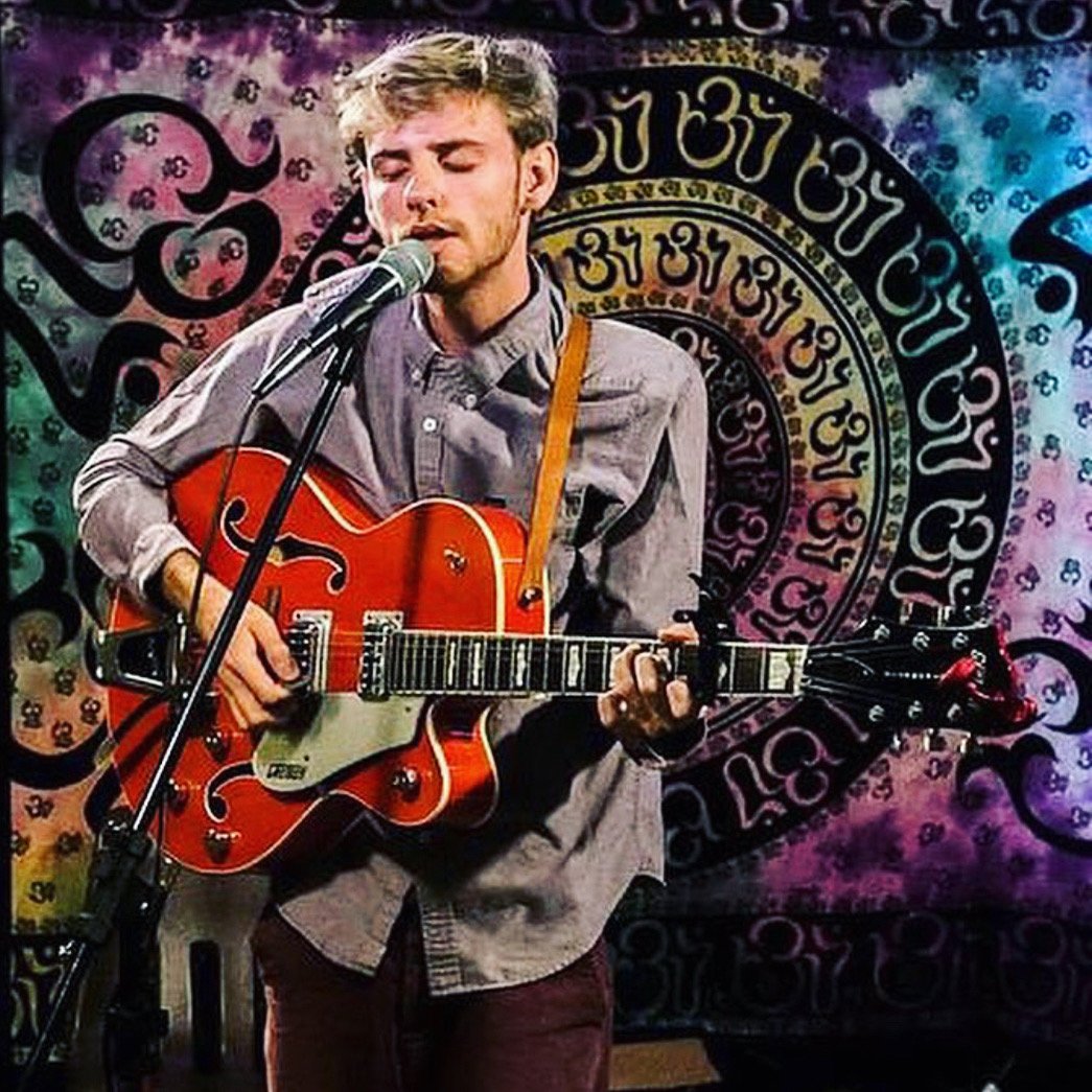 Join us for Brunch with Brett this Saturday from 11am - 1 pm 🎶 Grab a bite to eat and listen to some tunes on the patio! #brunchwithbrett #eatlocal #rollinoats