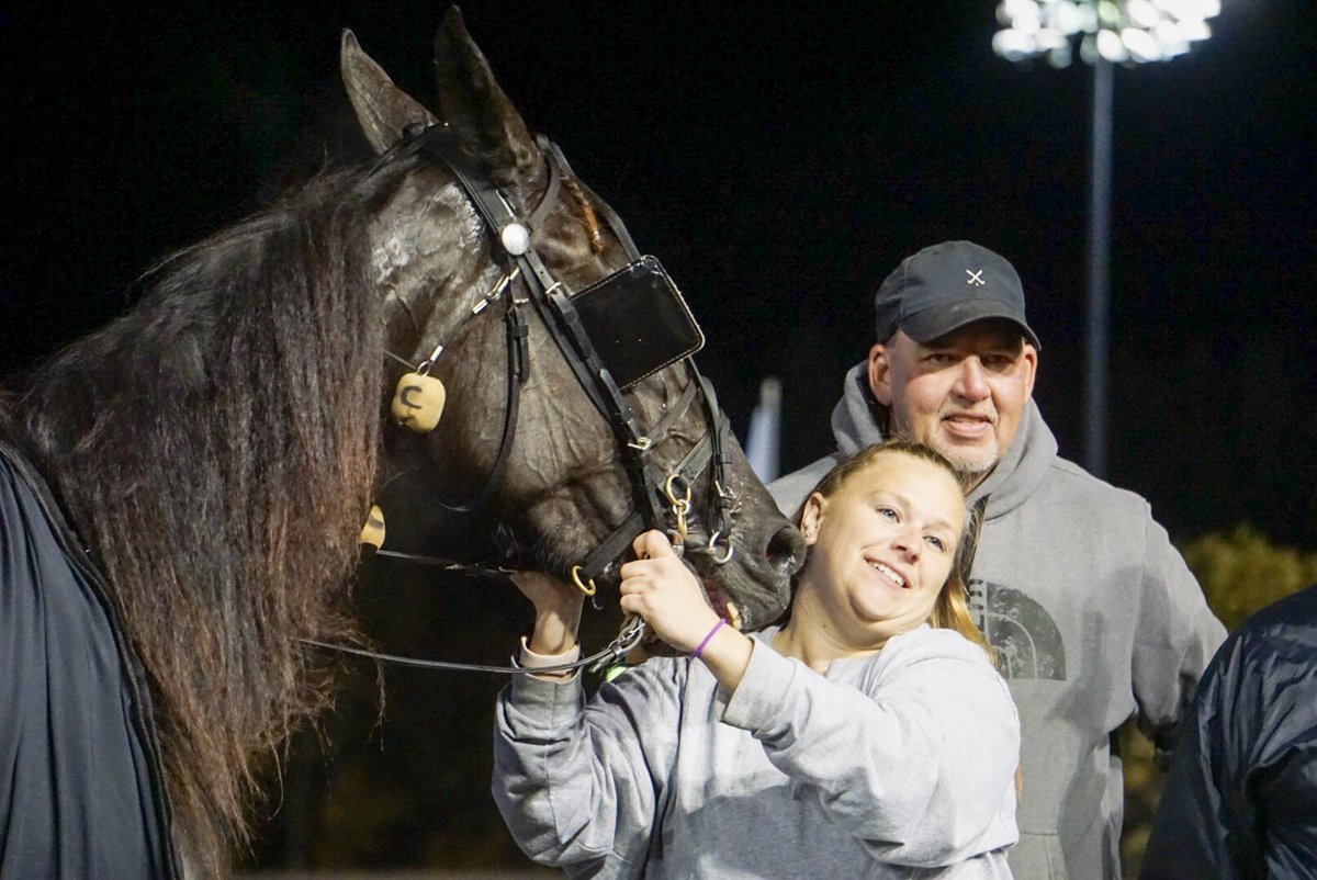 Joe_Zagari's tweet image. #SisterSledge 🇺🇸 #FatherPatrick won #BreedersCrown2019🏆on @WoodbineSB  🇨🇦 #Eliminations 1 - 2 Year Old Fillies - with @Gingras3 &amp;amp; @RonBurkeRacing ⏱️1:53.1 on 1 Mile (28.1) over #HypnoticAm and #Shishito
#RoadtoBreedersCrown 🏆🇨🇦