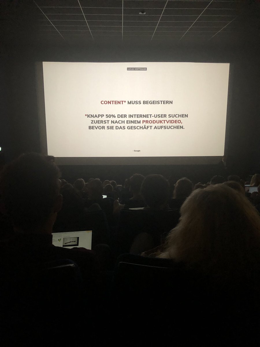 „In SoMe schießt du dir selber ins Bein, wenn du deinen Content überprofessionalisierst.“ - Lucas Hoffmann #mehralsnureinlike