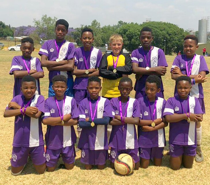 OfStarlets's tweet photo. 😊 What an exceptional performance from all our STARLETS PLAYERS today 😊 STARLETS SOE hosted TRANSITION FC at our home grounds in Douglasdale this morning. ⚽ U7s - Starlets 5 - 4 (penalties), U9 - Starlets 2 - 1 (penalties), U11s - Starlets 4 - 1, U12s - Starlets 8 - 1 ⚽ https://t.co/9MCAi2CuHe