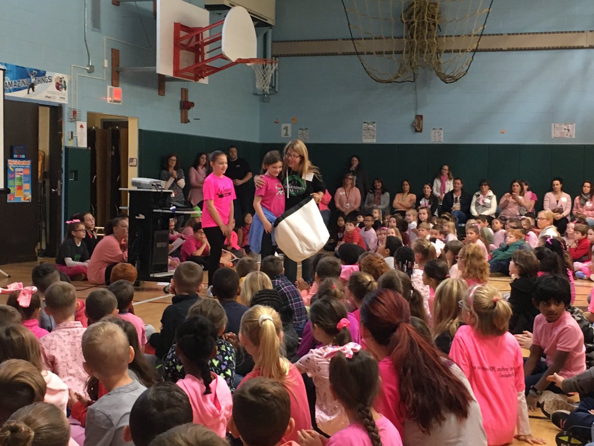 More pictures from a great day yesterday! Love seeing our Noxon heroes in a sea of pink! #milesofhope #sparrowsnest @noxonroad