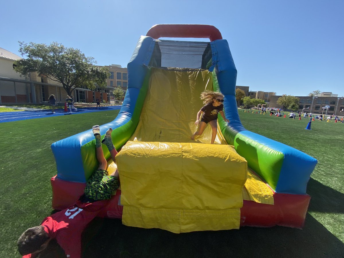 Having a blast at Mule games 🐴 <a href="/Cambridge_AH/">🐴Cambridge Elementary AH</a>