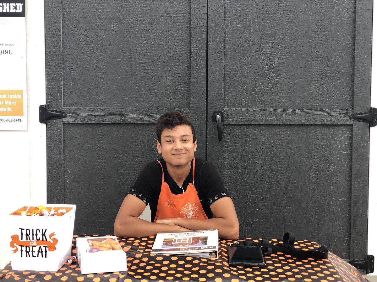 Our lot loader Earnest is ready for our FALL TUFF SHED event 🍁🎃 we are excited to help customers design their dream sheds 🤩