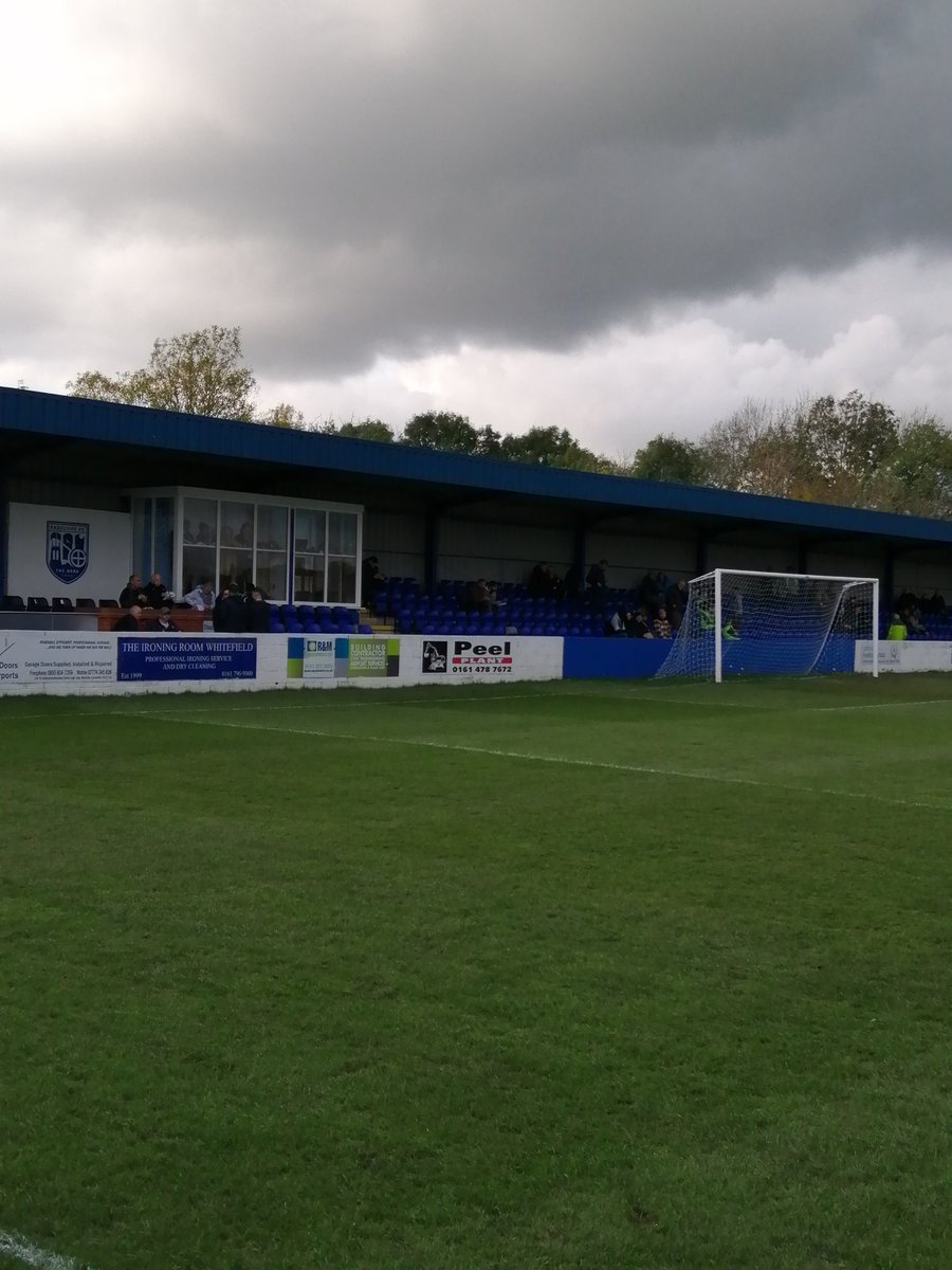 Saturday afternoon football. You can't bloody beat it. Commentary jobs are class. <a href="/radcliffeboro/">Radcliffe FC</a> <a href="/RochValleyRadio/">Roch Valley Radio</a>