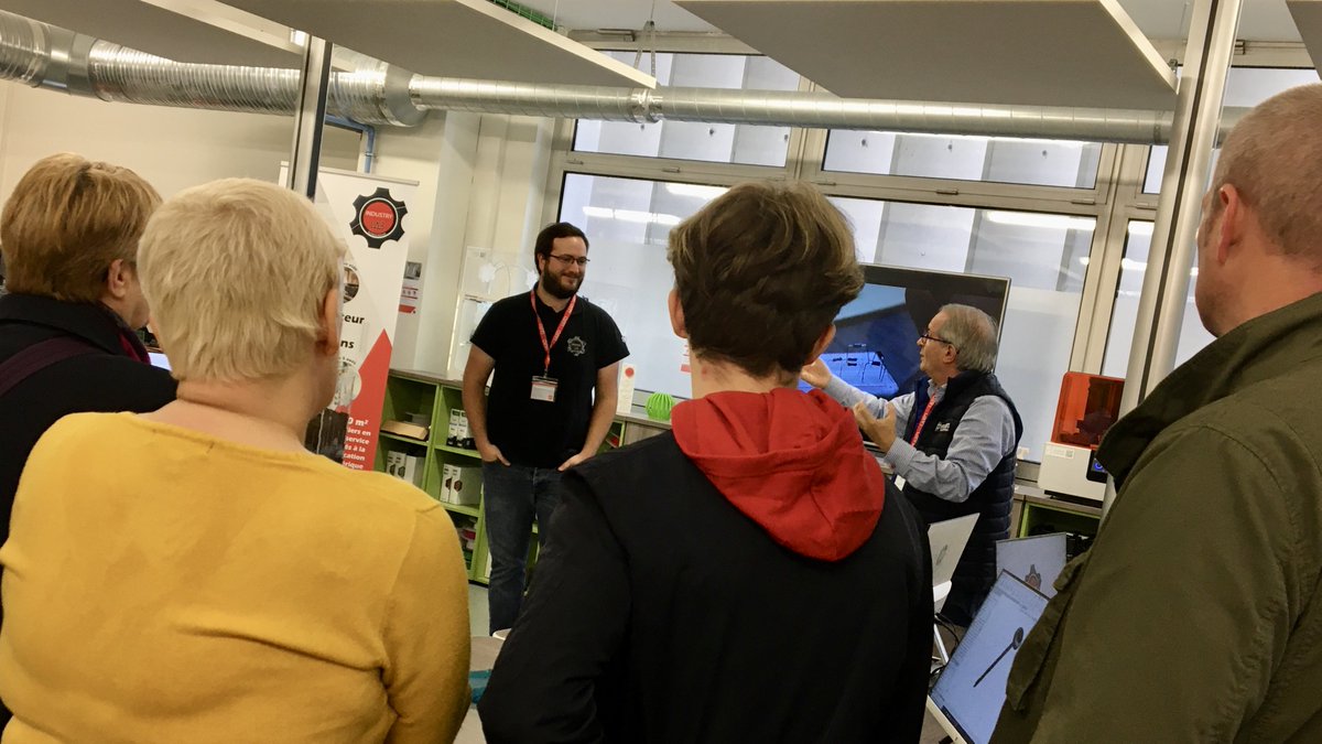 Le_Lab_O's tweet photo. [ #PorteOuverte ] Benjamin vous présente l' #IndustryLab, ses équipements ainsi que des exemples de réalisations

@FABLABORL https://t.co/7mCvOUttow