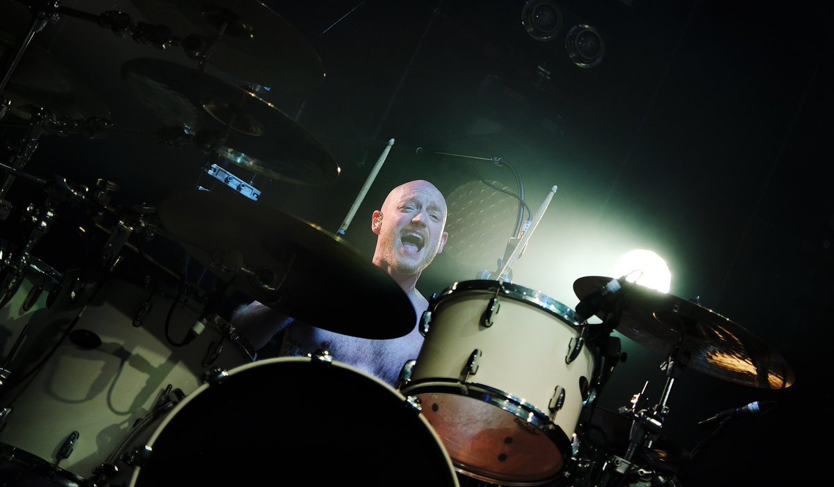 BiffyClyro's tweet photo. For those of you who weren’t fortunate enough to get to the band’s Q Awards show at The Roundhouse, Camden, on Tuesday. Thanks to Sarah Jeynes 📸 for capturing the energy so beautifully @snappersass 📸 #biffyclyro #biffyfuckingclyro #qawards2019 https://t.co/JnT6MFtFaD