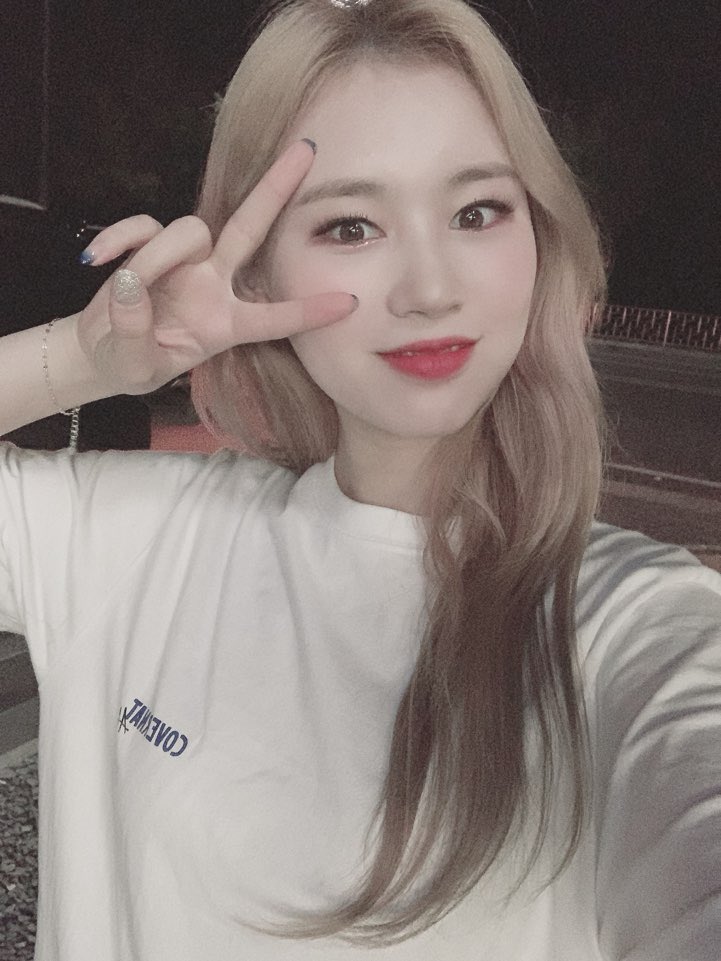 WekiMeki's tweet photo. 오늘 급하게 나오느라 겉옷을 놓고 나왔지 뭐예요..😅😅 키링은 따뜻하게 하고 다니기로 해요!!ㅋㅋㅋ
오늘 응원도 고마웠어용 조심히 들어가요 다들~❤️❤️

#엘리 #🦊 #조심히가요 https://t.co/elovqFsCvC