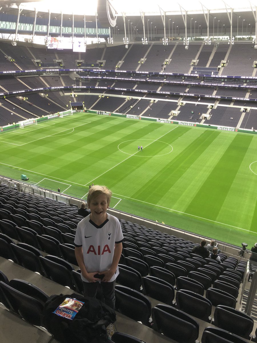 Scherpzin's tweet photo. Matchday! #tottenham #COYS https://t.co/Hl3xV3Ikhg