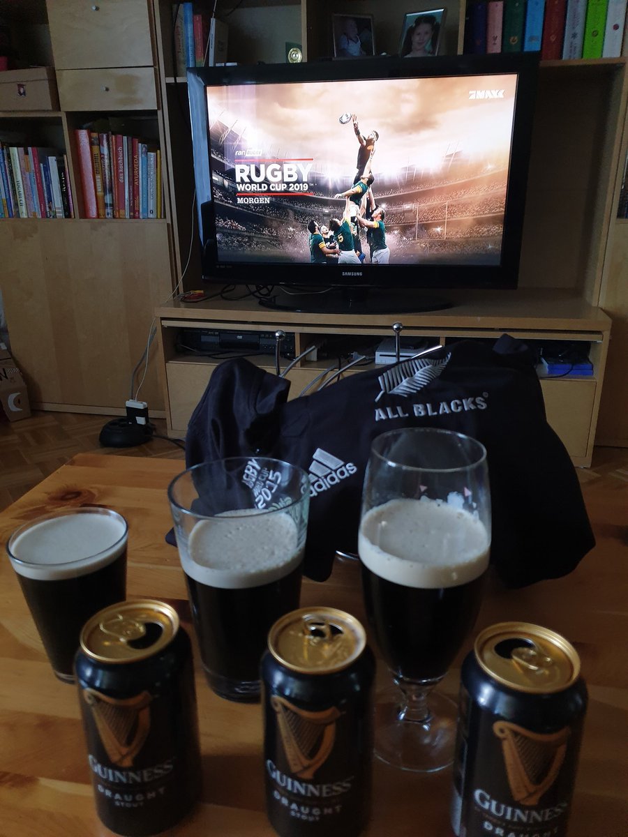 freaky_Rene's tweet photo. Ein Cheers auf die Verlierer, go go go All Blacks - dank #ranrugby #RWC2019 https://t.co/XadDcdBJPl