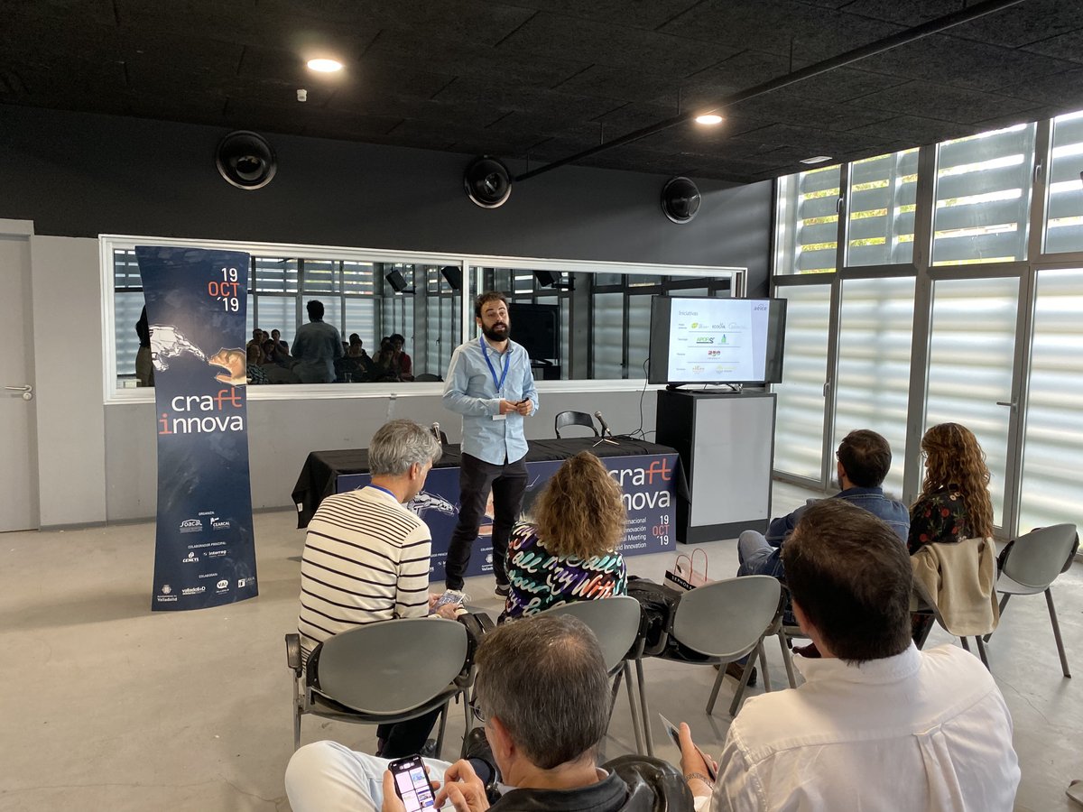 somosbsj's tweet photo. Termina la mañana de #CRAFTINNOVA Primer Encuentro Internacional de Oficios Artísticos e Innovación
@kirolab3d
@uemc @PedroSequeros1 @3DNieto @ContractDuero@LavaVLL@ClusterAeice
#jetclay #3D
Organizado por:
@foacalcyl @cearcal @AyuntamientoVLL @INNOLID
#CENCYL #interreg https://t.co/6QVqk9hBVB