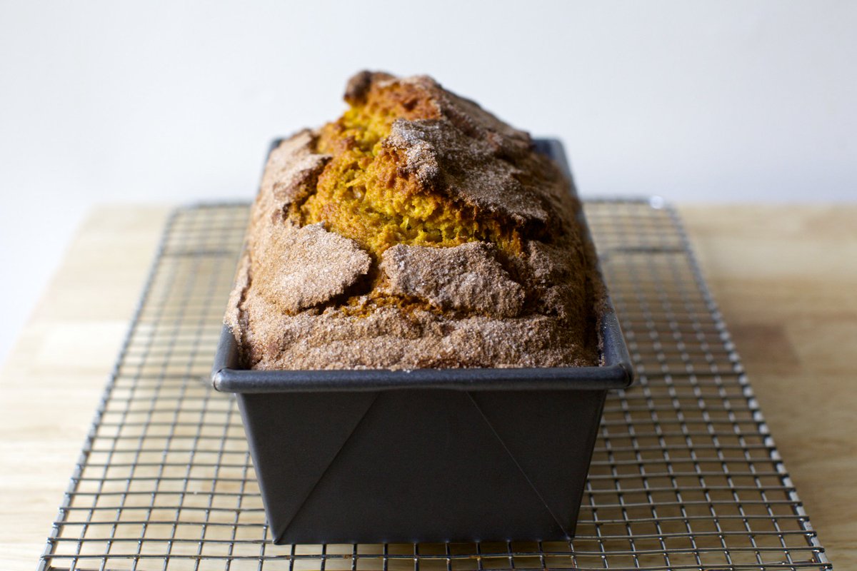 smittenkitchen's tweet image. This pumpkin bread is towering and craggy with a crisp cinnamon-sugar lid that's impossible not to pick off in deeply satisfying bark-like flecks. It's also one-bowl and uses a full can of pumpkin in a single loaf. It improves October weekends. bit.ly/2Br46KU
