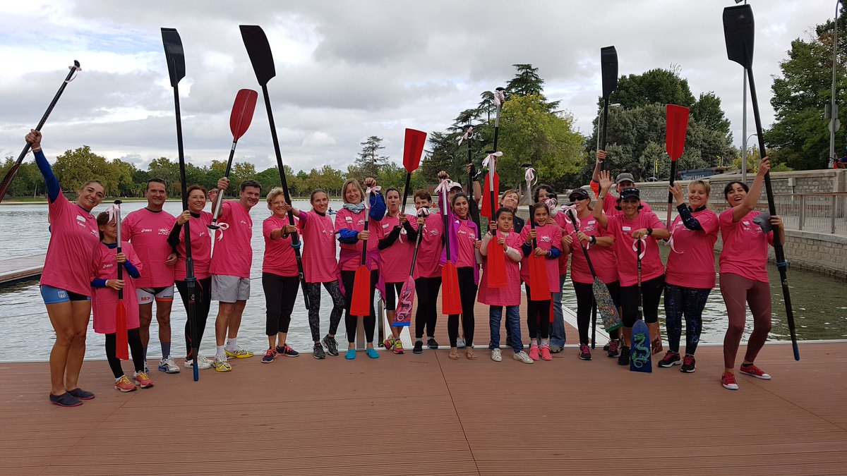 RemoMadridRio's tweet photo. Hoy, en el día mundial del cáncer de mama, hemos tenido a unas valientes deportistas remando por la vida para ayudar a concienciar a la sociedad sobre esta enfermedad y los beneficios de la práctica deportiva en su recuperación. #ContigoDamosLaCara https://t.co/QGQhifVPfB