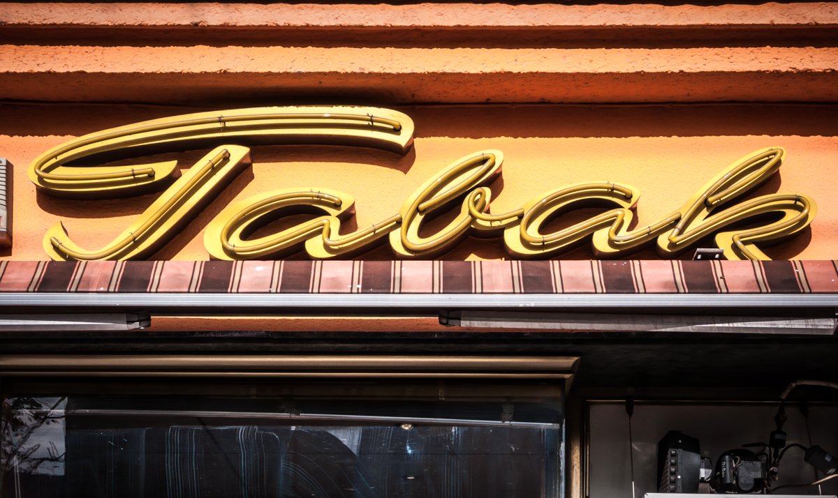 Berlin Typography Neon Tabak Typeinvienna